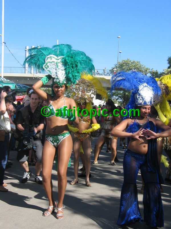 ../Images/AfricaFestival-27-28May05 068.jpg